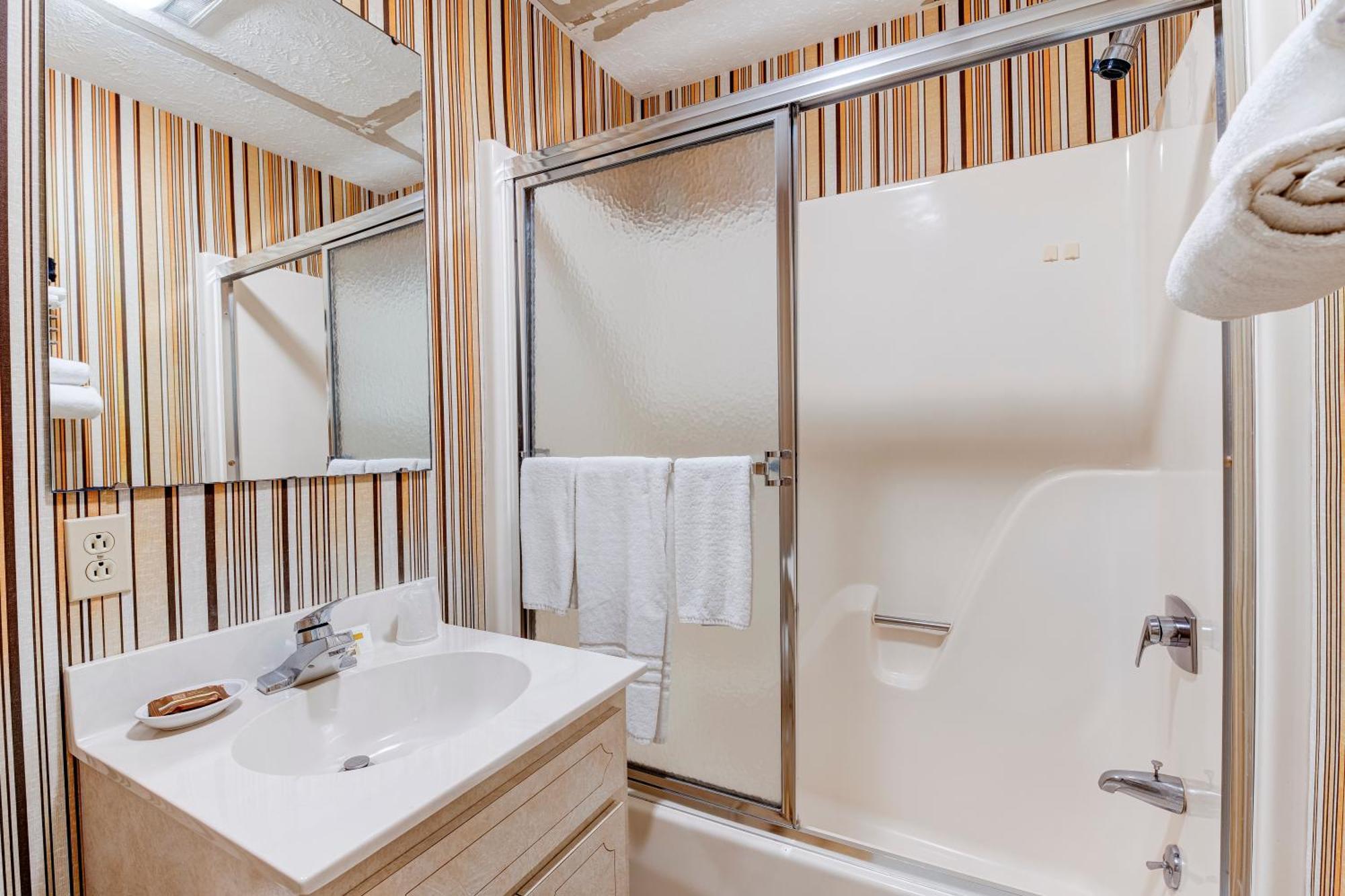 Lodge At Mount Mitchell Busick Экстерьер фото